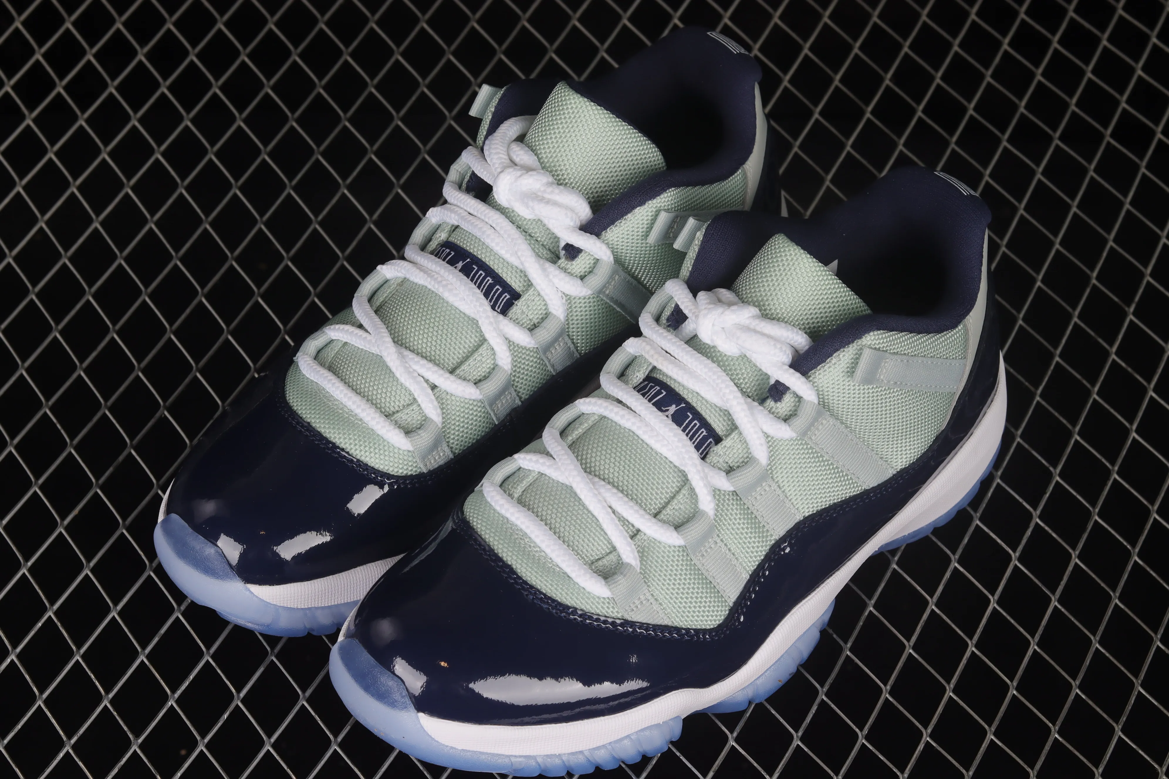 All categories Air Jordan Jordan series basketball shoes Air Jordan 11 F version Air Jordan 11 Retro Low AJ11 navy low top layer genuine standard genuine carbon sports culture basketball shoes 528895-007